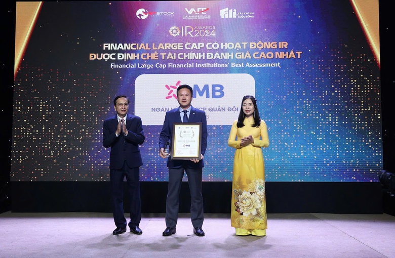 MB nhận "c&uacute; đ&uacute;p" giải thưởng tại IR Awards 2024- Ảnh 2.