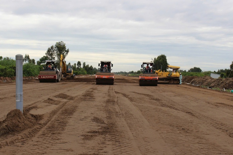 Nhiều giải ph&aacute;p th&uacute;c tiến độ cao tốc Cần Thơ - C&agrave; Mau- Ảnh 1.