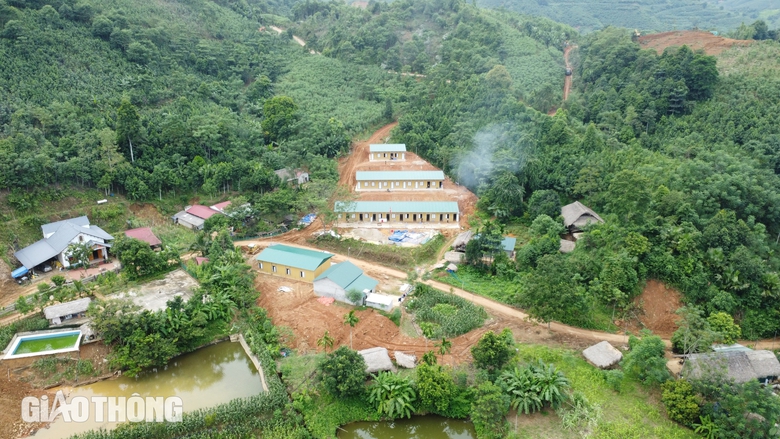 Ấm &aacute;p khu tạm cư của người d&acirc;n L&agrave;ng Nủ- Ảnh 1.