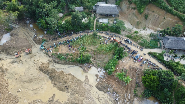 Tìm thấy thi thể phụ nữ 56 tuổi bị lũ quét ở Làng Nủ- Ảnh 1. Tìm thấy thi thể phụ nữ 56 tuổi bị lũ quét ở Làng Nủ- Ảnh 1.