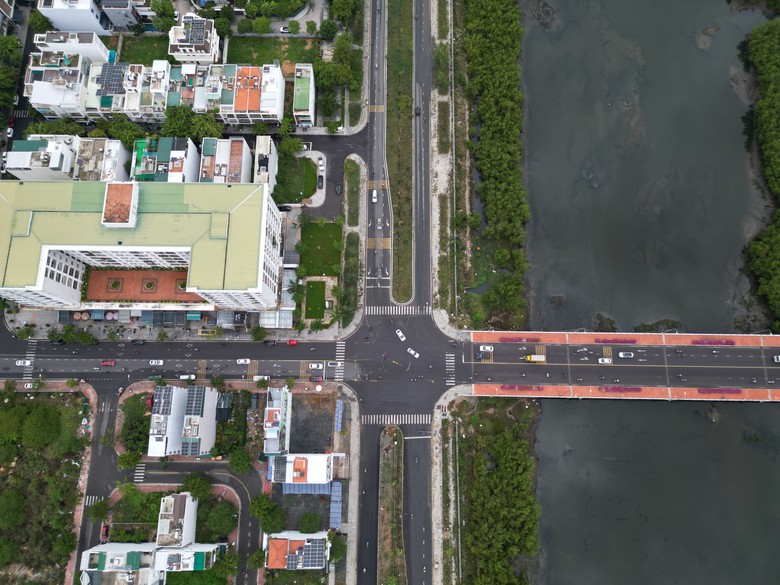 Kh&aacute;nh H&ograve;a: &Aacute;ch tắc, mất an to&agrave;n giao th&ocirc;ng tại n&uacute;t giao cửa ng&otilde; TP Nha Trang- Ảnh 3.