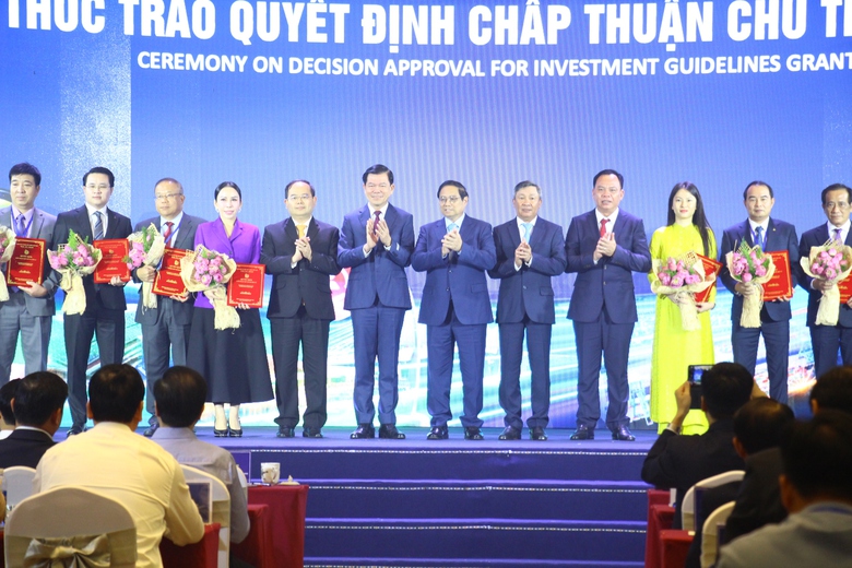 Thủ tướng gợi mở "1 trọng t&acirc;m, 2 tăng cường, 3 đột ph&aacute;" để Đồng Nai ph&aacute;t triển- Ảnh 4.