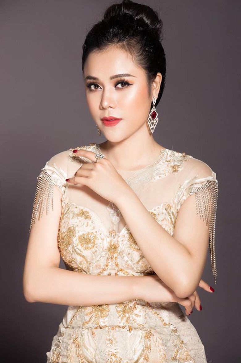 Bị L&yacute; Nh&atilde; Kỳ gọi thẳng t&ecirc;n, ca sĩ Hồng Gấm xin lỗi- Ảnh 1.