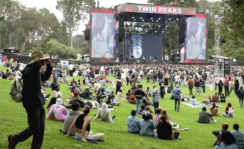 L&agrave;ng nhạc hết thời show diễn tỷ đ&ocirc;- Ảnh 2.