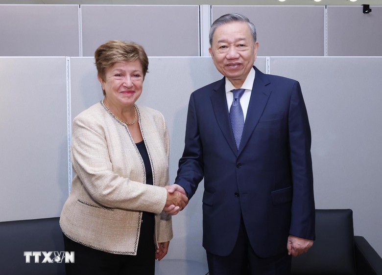 Tổng B&iacute; thư, Chủ tịch nước: Việt Nam đang đứng trước khởi điểm cho một kỷ nguy&ecirc;n mới- Ảnh 1.