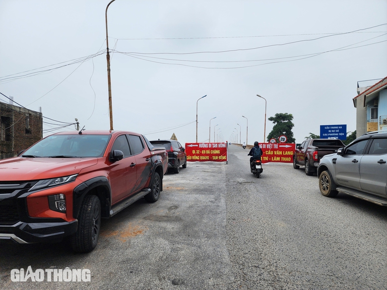 Ô tô dưới 7 chỗ được phép lưu thông qua cầu Trung Hà từ 15h chiều nay- Ảnh 5. Ô tô dưới 7 chỗ được phép lưu thông qua cầu Trung Hà từ 15h chiều nay- Ảnh 5.