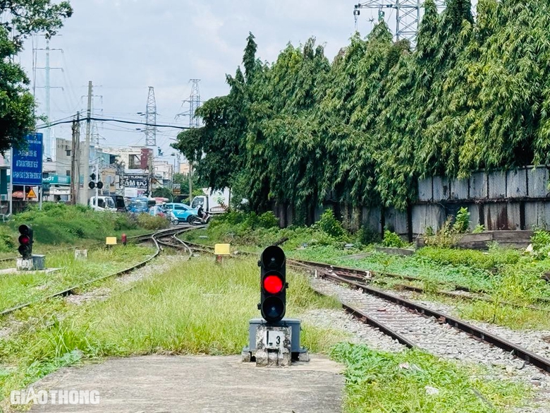 Cận cảnh ga B&igrave;nh Triệu "treo" hơn 20 năm đang điều chỉnh th&agrave;nh ga metro- Ảnh 1.