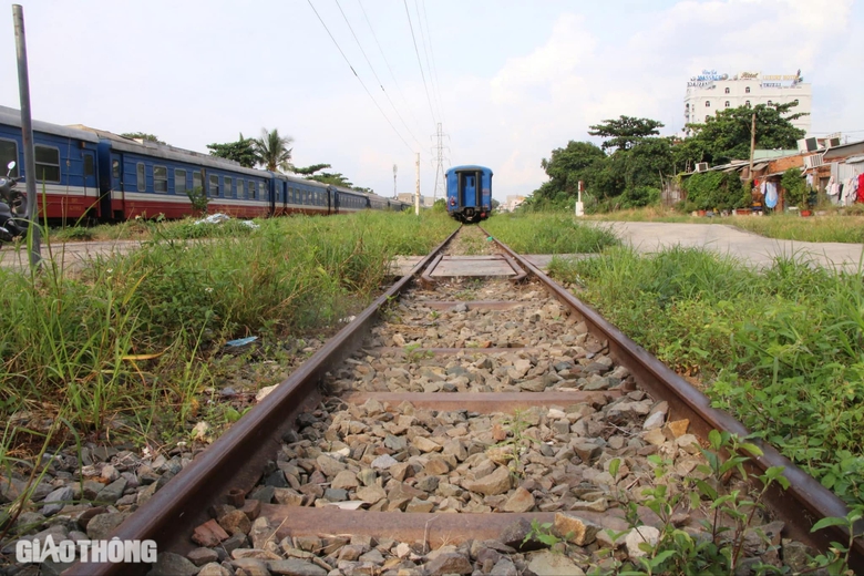 Cận cảnh ga B&igrave;nh Triệu "treo" hơn 20 năm đang điều chỉnh th&agrave;nh ga metro- Ảnh 11.