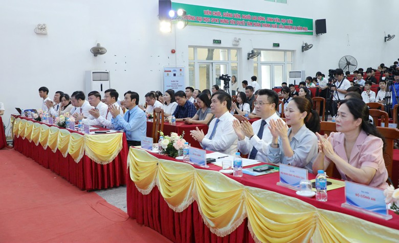 Ph&aacute;t động cuộc thi "Chung tay v&igrave; an to&agrave;n giao th&ocirc;ng" năm 2024- Ảnh 4.