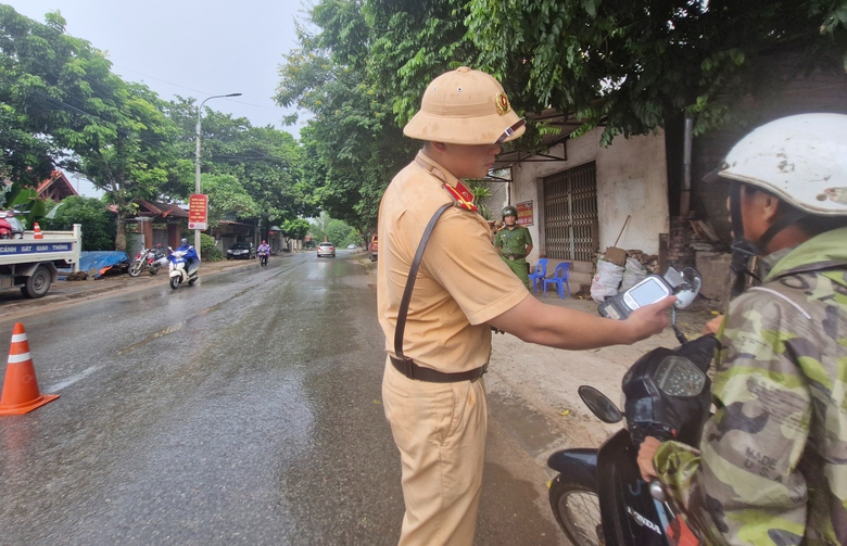 Lạng Sơn: Vì sao xử phạt nhiều nhưng vi phạm nồng độ cồn vẫn tăng?- Ảnh 1. Lạng Sơn: Vì sao xử phạt nhiều nhưng vi phạm nồng độ cồn vẫn tăng?- Ảnh 1.