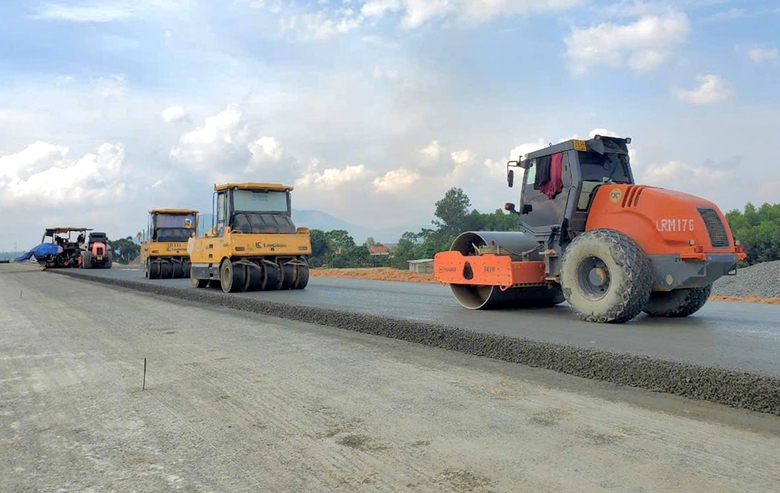Nhiều dự &aacute;n cao tốc vượt tiến độ- Ảnh 2.