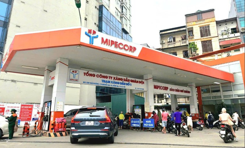 Xăng dầu tăng gi&aacute;, RON 95 vượt 20.000 đồng/l&iacute;t- Ảnh 2.