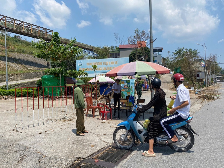 Quảng Ninh c&ocirc;ng bố t&igrave;nh huống khẩn cấp về thi&ecirc;n tai với điểm sạt trượt đất đ&aacute; ở Cẩm Phả- Ảnh 3.