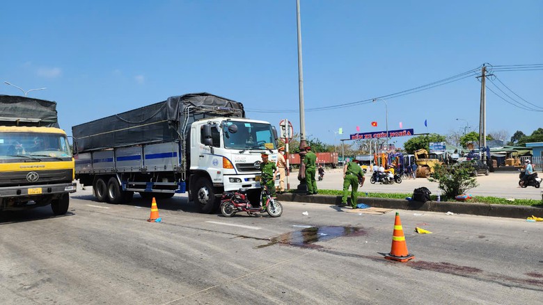 Quảng Ng&atilde;i t&igrave;m giải ph&aacute;p giảm thiểu TNGT ở c&aacute;c n&uacute;t giao kh&ocirc;ng c&oacute; đ&egrave;n t&iacute;n hiệu- Ảnh 2.
