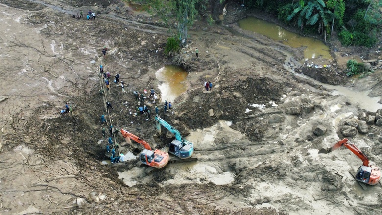 T&igrave;m thấy th&ecirc;m 1 thi thể nạn nh&acirc;n bị mất t&iacute;ch tại L&agrave;ng Nủ- Ảnh 1.