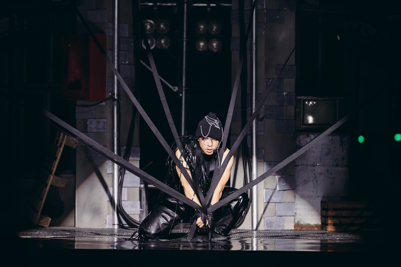 Cường Seven cãi Tuấn Hưng và Bằng Kiều, anh tài Trương Thế Vinh thích diễn với dây trói- Ảnh 6. Cường Seven cãi Tuấn Hưng và Bằng Kiều, anh tài Trương Thế Vinh thích diễn với dây trói- Ảnh 6.