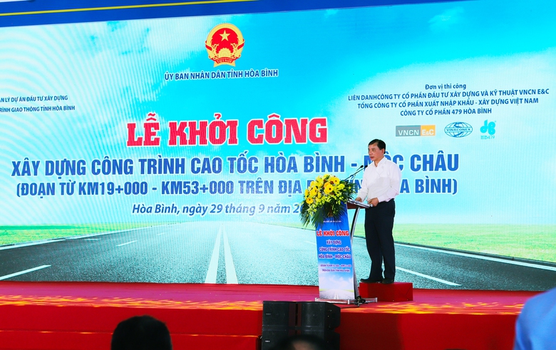 Thủ tướng ph&aacute;t lệnh khởi c&ocirc;ng tuyến cao tốc 10.000 tỷ đồng tại H&ograve;a B&igrave;nh- Ảnh 7.