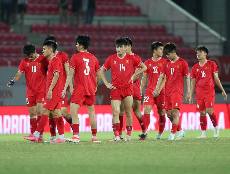 U20 Việt Nam ngậm ng&ugrave;i nh&igrave;n Th&aacute;i Lan v&agrave; Indonesia đi tiếp tại giải ch&acirc;u &Aacute;- Ảnh 1.