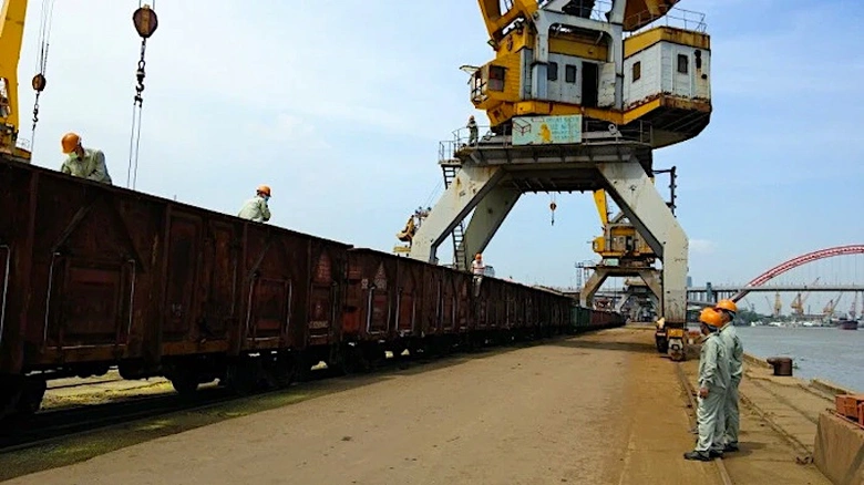 Sửa Luật Đường sắt, ưu ti&ecirc;n kết nối c&aacute;c loại h&igrave;nh vận tải- Ảnh 1.