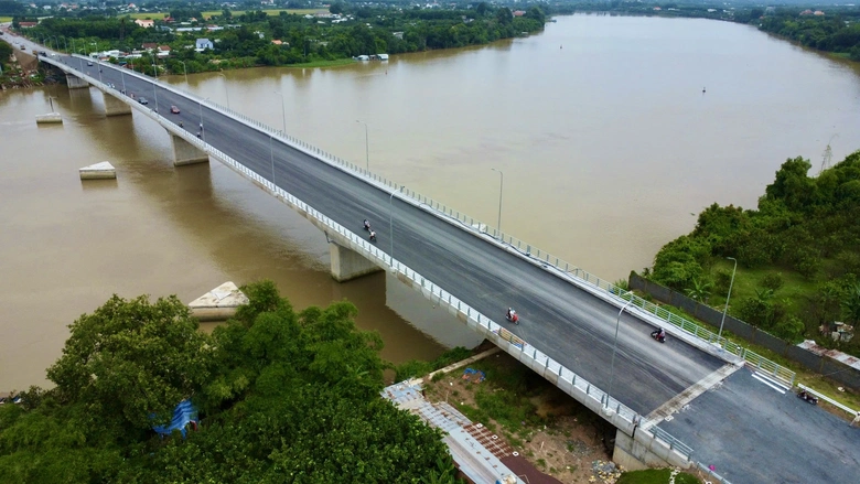 Vì sao cầu Bạch Đằng 2 đóng sau một ngày thông xe?- Ảnh 1. Vì sao cầu Bạch Đằng 2 đóng sau một ngày thông xe?- Ảnh 1.