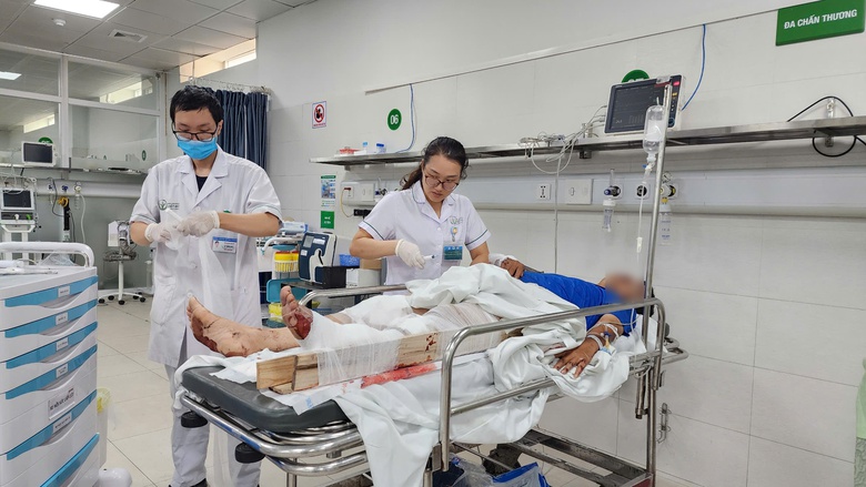 Sau li&ecirc;n hoan dịp lễ, nhiều người mở mắt thấy m&igrave;nh trong bệnh viện- Ảnh 3.