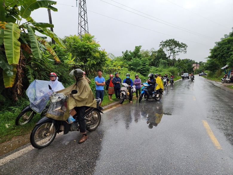 QL2 qua H&agrave; Giang c&oacute; dấu hiệu sạt lở, người d&acirc;n khẩn cấp di tản- Ảnh 7.