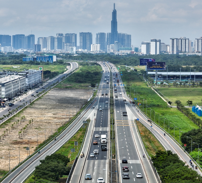 Đề xuất mượn tạm đất, đẩy nhanh giải ph&oacute;ng mặt bằng mở rộng cao tốc TP.HCM - Long Th&agrave;nh- Ảnh 1.