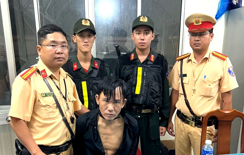 Lời khai bất ngờ của kẻ cướp taxi từ Cần Thơ chạy về Tiền Giang- Ảnh 1.