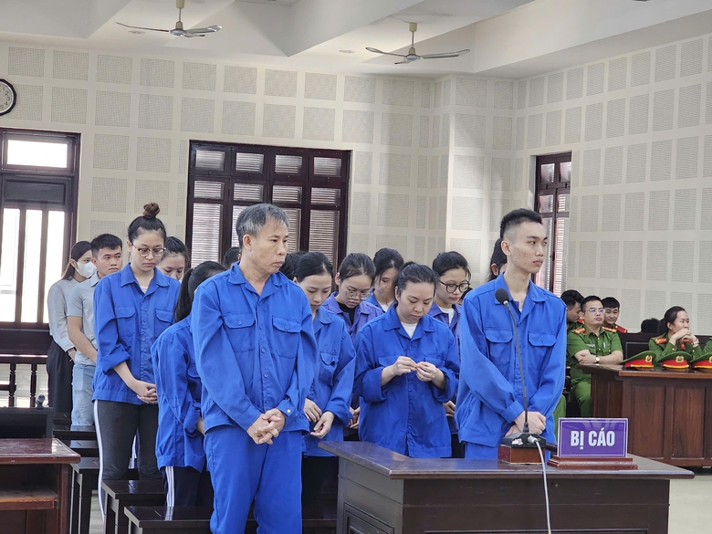 Gi&aacute;m đốc doanh nghiệp cấu kết "ph&ugrave; ph&eacute;p" hồ sơ đưa người xuất cảnh tr&aacute;i ph&eacute;p sang Canada- Ảnh 1.