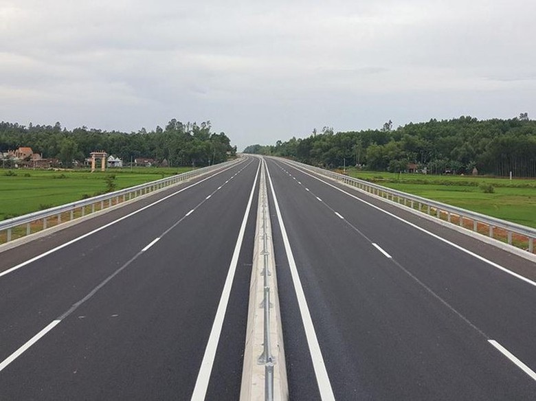 Ph&oacute; thủ tướng giao nhiệm vụ thi đua 500 ng&agrave;y đ&ecirc;m ho&agrave;n th&agrave;nh 3.000km cao tốc- Ảnh 1.