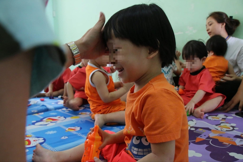 H&igrave;nh ảnh mới nhất của c&aacute;c em b&eacute; được giải cứu khỏi M&aacute;i ấm Hoa Hồng- Ảnh 4.