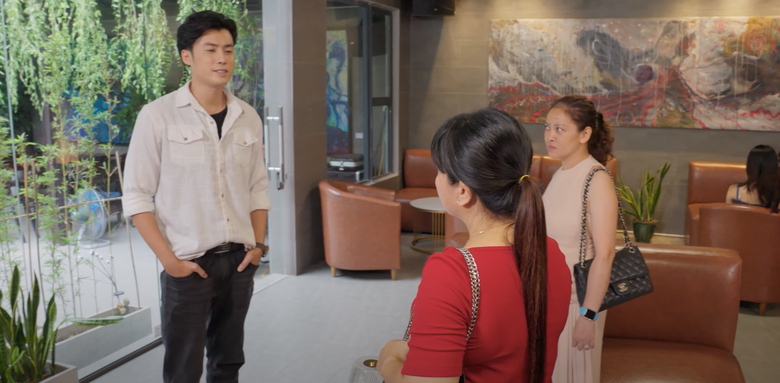 Đi giữa trời rực rỡ tập 28: Vừa bắt đầu kinh doanh, Chải đ&atilde; gặp ngay đại ca giang hồ- Ảnh 3.