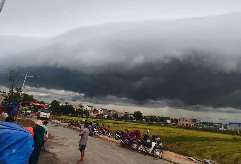 Đ&aacute;m m&acirc;y dị thường xuất hiện ở Nghệ An trước khi si&ecirc;u b&atilde;o Yagi đổ bộ- Ảnh 5.