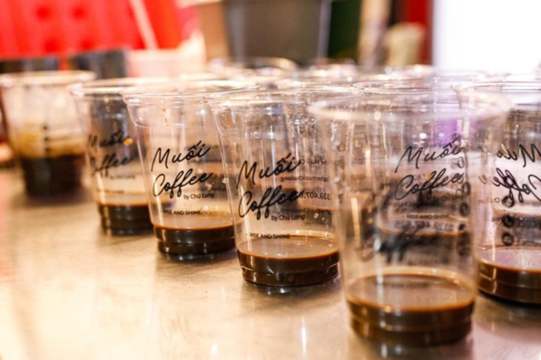 Từ b&aacute;n c&agrave; ph&ecirc; dạo đến &ocirc;ng chủ &ldquo;Ch&uacute; Long&rdquo;- Ảnh 3.