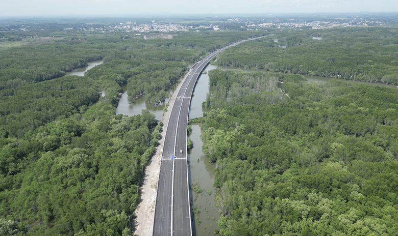 Cầu d&acirc;y văng c&oacute; tĩnh kh&ocirc;ng th&ocirc;ng thuyền cao nhất Việt Nam l&agrave;m đến đ&acirc;u?- Ảnh 11.