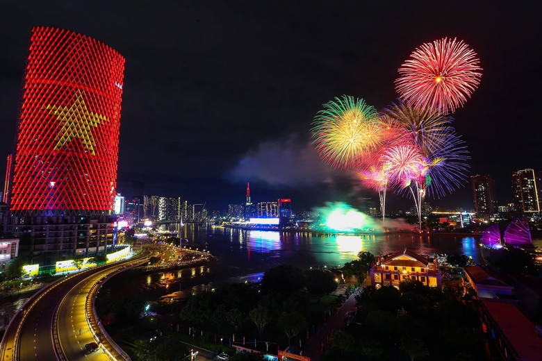 Cấm xe loạt đường trung t&acirc;m TP.HCM để bắn ph&aacute;o hoa Tết 2025- Ảnh 2.