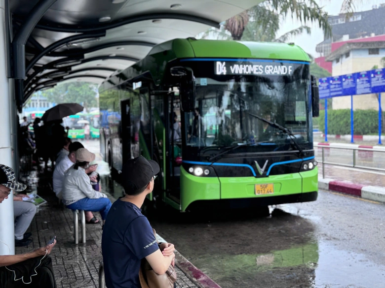 Miễn phí xe buýt: Bước đi lớn để giảm ùn tắc ở TP.HCM- Ảnh 3. Miễn phí xe buýt: Bước đi lớn để giảm ùn tắc ở TP.HCM- Ảnh 3.