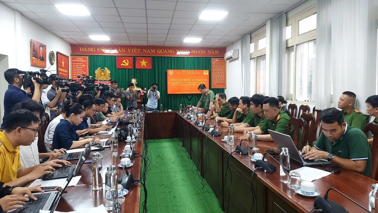 Khởi tố, bắt tạm giam 2 bảo mẫu tại M&aacute;i ấm Hoa Hồng- Ảnh 1.