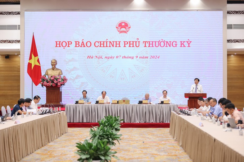 Thủ tướng y&ecirc;u cầu tập trung ho&agrave;n thiện c&aacute;c đề &aacute;n b&aacute;o c&aacute;o Bộ Ch&iacute;nh trị, Ban B&iacute; thư- Ảnh 2.