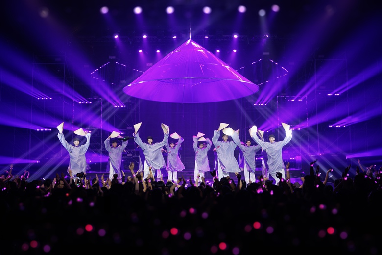 Mưa trên phố Huế - Nhà Chín Muồi Mưa trên phố Huế - Nhà Chín Muồi