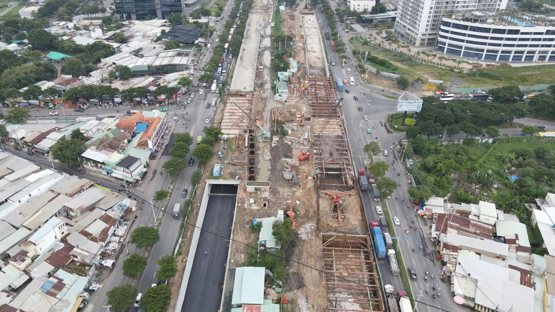 Hầm chui Nguyễn Văn Linh - Nguyễn Hữu Thọ dời ngày thông xe nhánh số 2- Ảnh 1. Hầm chui Nguyễn Văn Linh - Nguyễn Hữu Thọ dời ngày thông xe nhánh số 2- Ảnh 1.