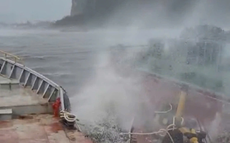 B&atilde;o số 3: Đường thủy vẫn an to&agrave;n, chưa c&oacute; sự cố va tr&ocirc;i