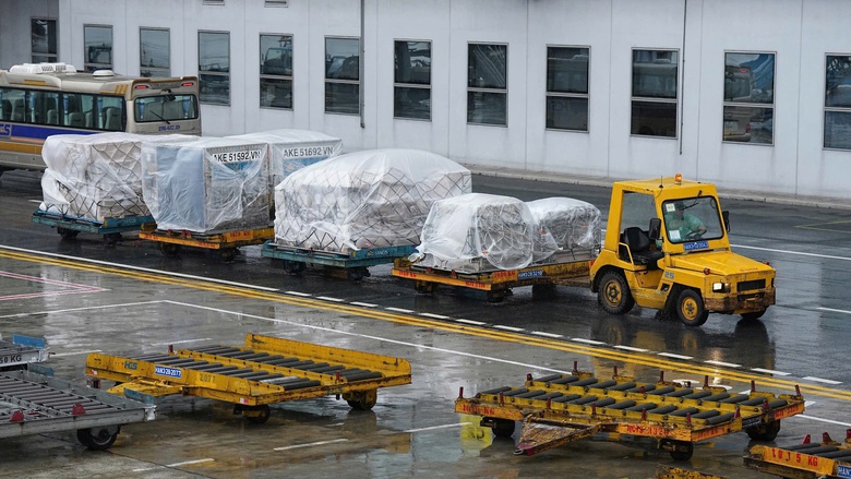 S&acirc;n bay Nội B&agrave;i trước giờ tạm đ&oacute;ng cửa v&igrave; b&atilde;o số 3- Ảnh 11.