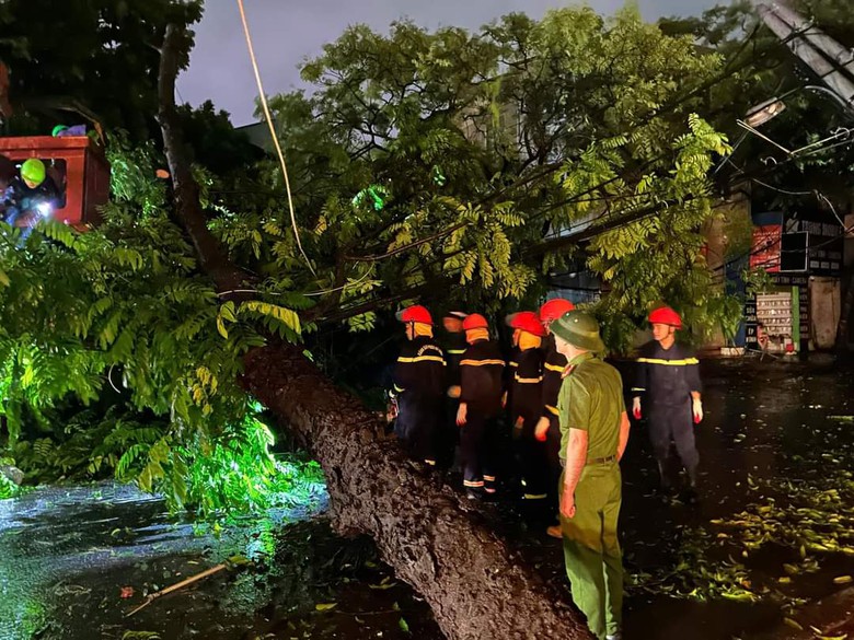 Phú Thọ: 50 hộ dân phải di dời sau bão số 3- Ảnh 1. Phú Thọ: 50 hộ dân phải di dời sau bão số 3- Ảnh 1.