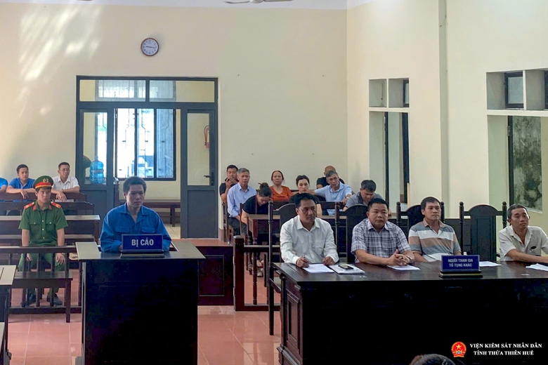 T&agrave;i xế vượt ẩu l&agrave;m 3 mẹ con tử vong tr&ecirc;n cao tốc Cam Lộ - La Sơn bị phạt 7,5 năm t&ugrave;- Ảnh 2.
