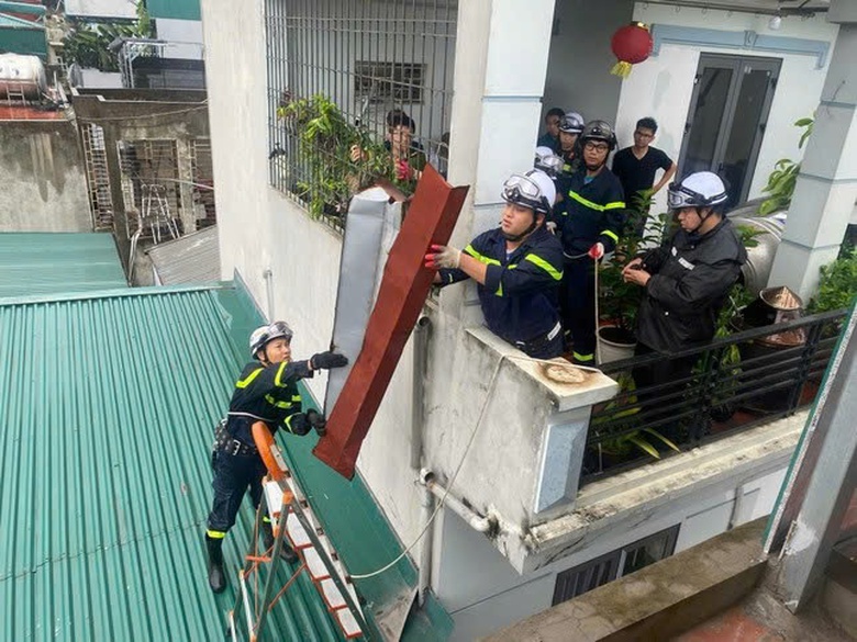 H&agrave; Nội tất bật khắc phục hạ tầng đảm bảo giao th&ocirc;ng sau b&atilde;o số 3- Ảnh 2.