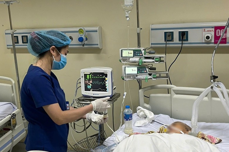 H&agrave; Nội: Bệnh viện lu&ocirc;n s&aacute;ng đ&egrave;n trong si&ecirc;u b&atilde;o Yagi, cứu nhiều người gặp nạn - Ảnh 1.