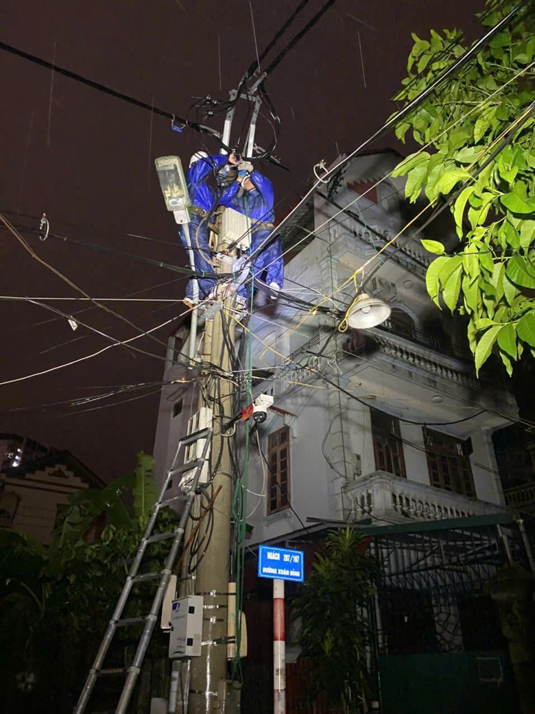 Xuy&ecirc;n đ&ecirc;m khắc phục sự cố điện- Ảnh 3.