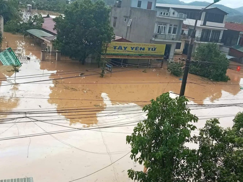 Trắng đ&ecirc;m hỗ trợ h&agrave;ng trăm hộ d&acirc;n "chạy" lũ tại Bắc Giang- Ảnh 7.
