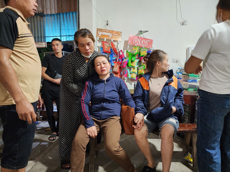 Xuy&ecirc;n đ&ecirc;m chong đ&egrave;n, ng&oacute;ng tin người th&acirc;n mất t&iacute;ch- Ảnh 2.